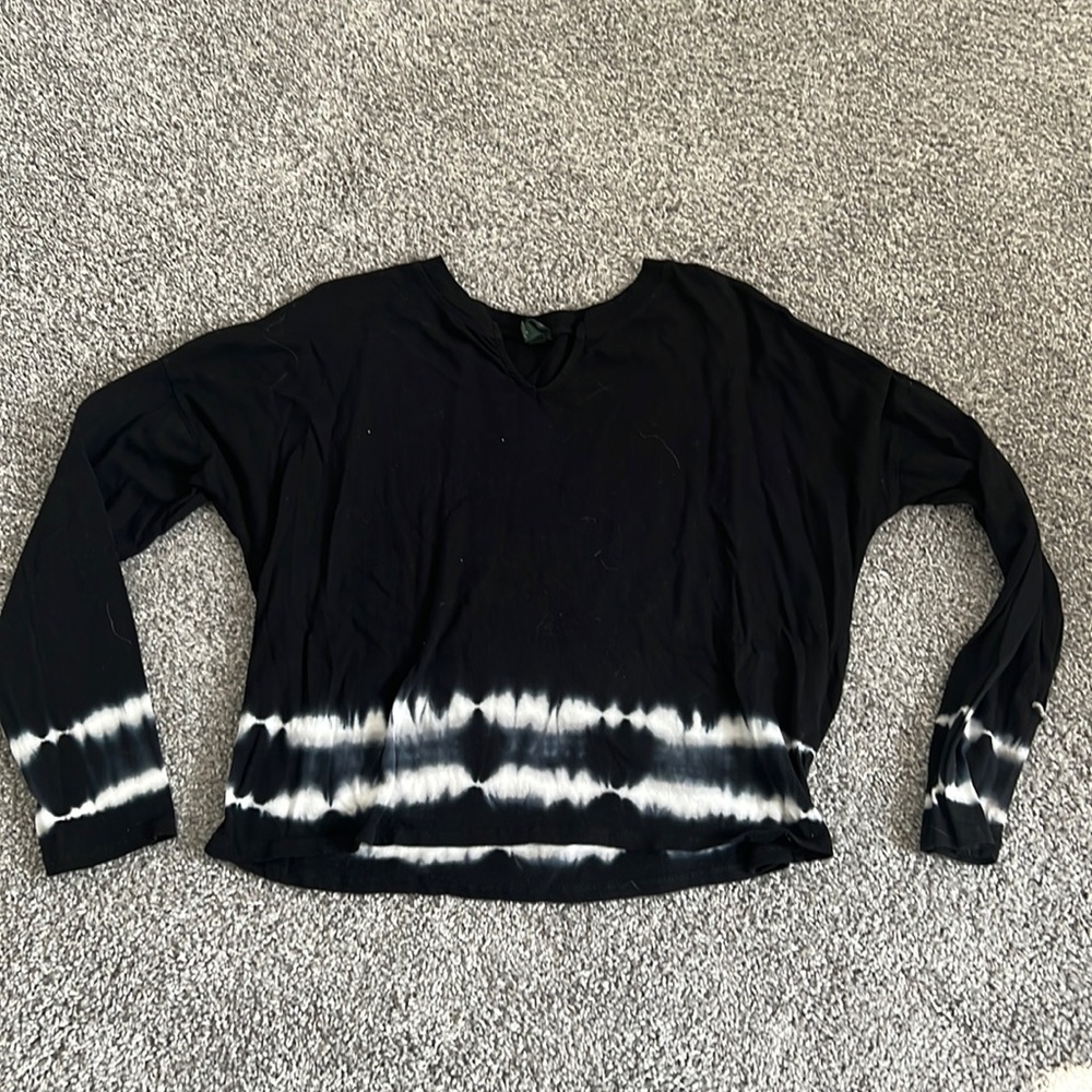 Wild fable long sleeve tie dye top size medium